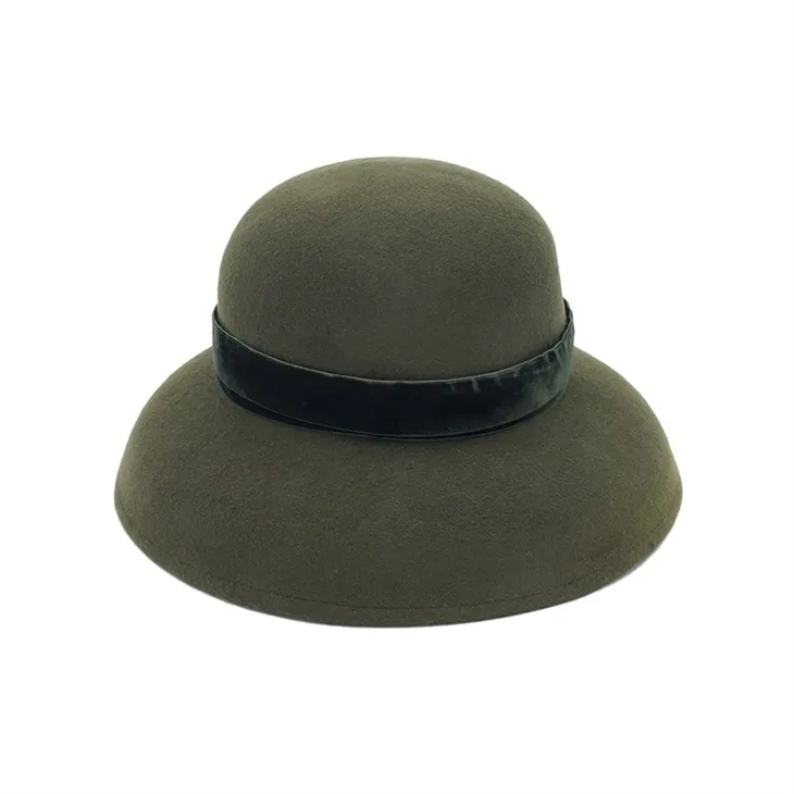 Pălării de lână verde negricios