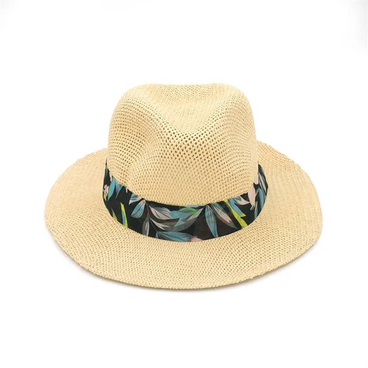 Pălării din hârtie croșetată